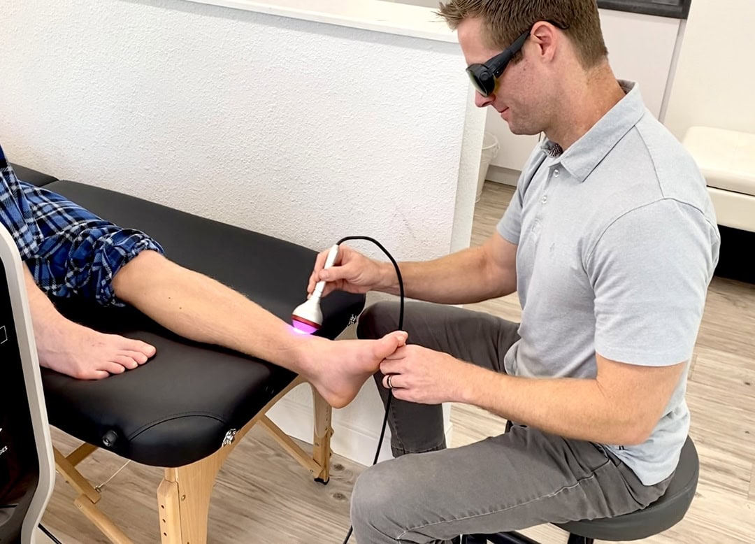 FußPlus_Klinik_Laser_Therapie_ausgeschnitten_IMG_0574-2.jpg